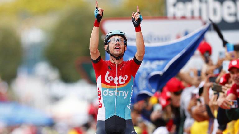 Andreas Kron celebra su triunfo en la segunda etapa de la Vuelta a España.