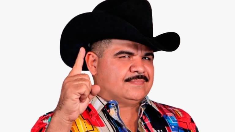 Chuy Lizárraga graba una composición de Espinoza Paz