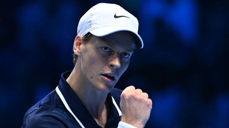 Jannink Sinner derrotó a Taylor Fritz para quedar a un paso de las semifinales de las Finales de la ATP.