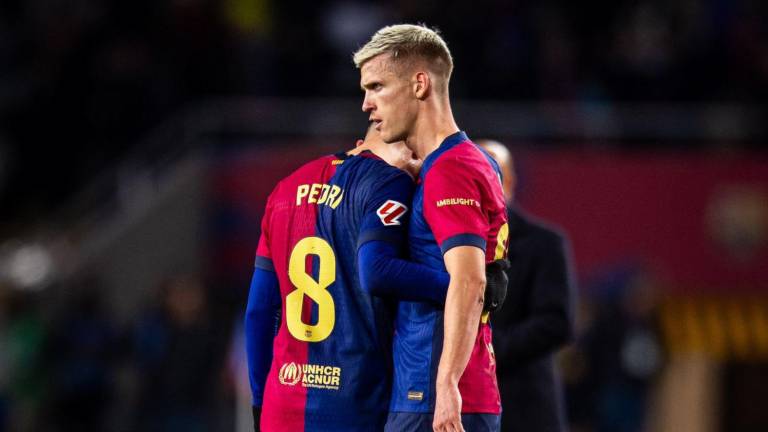 Dani Olmo no puede jugar con el Barcelona.