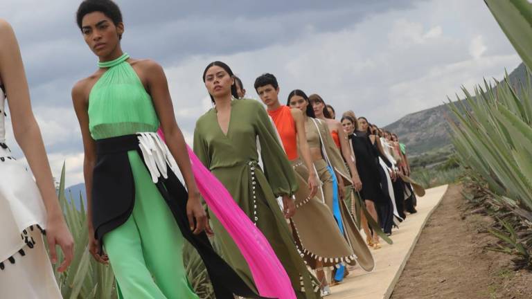 Entre polémicas, termina el Mercedes Benz Fashion Week en Oaxaca