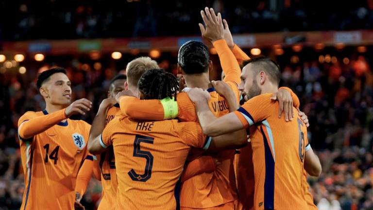 Países Bajos golea a Islandia en su último partido de preparación para Eurocopa-2024