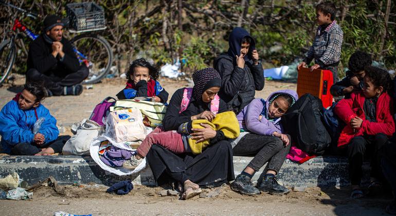 $!Ya son 450 mil los gazatíes desplazados de Rafah por los bombardeos israelíes