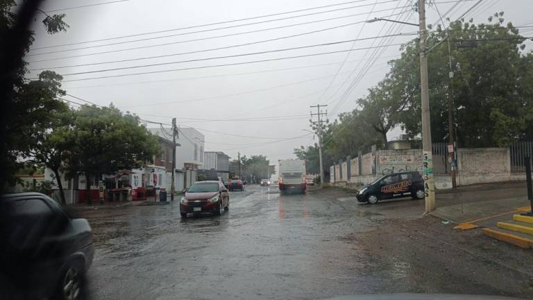 El viernes, una tormenta de rápida formación que generó fuertes lluvias y caída de granizo en Culiacán.