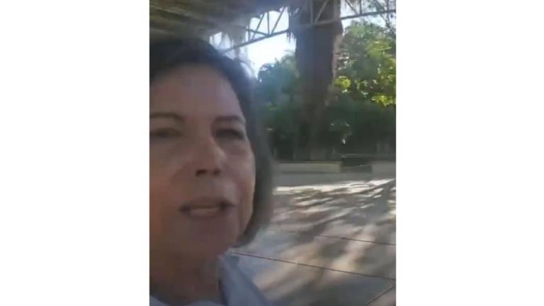 La Secretaria de Educación en Sinaloa, Catalina Esparza, critica el ausentismo escolar en Culiacán.