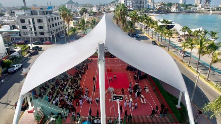 Entregan rehabilitación de la velaria del Parque Martiniano Carvajal, en Mazatlán