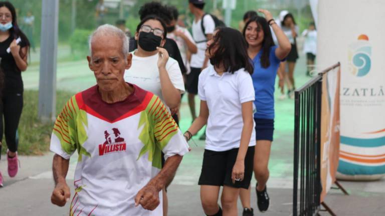 Aranza Silva y Pedro Castillo ganan en Mazatlán la Carrera Cobaes Píntate de Verde