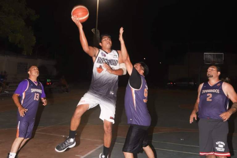 Dugasa marca territorio en Torneo Veteranos de Baloncesto