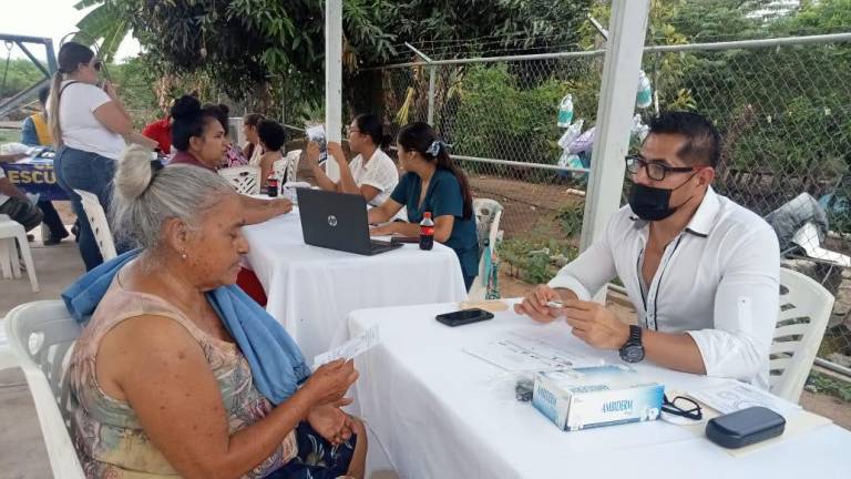 El lunes 28 de agosto, la brigada de atención médica acerca servicios a comunidades de Escuinapa.