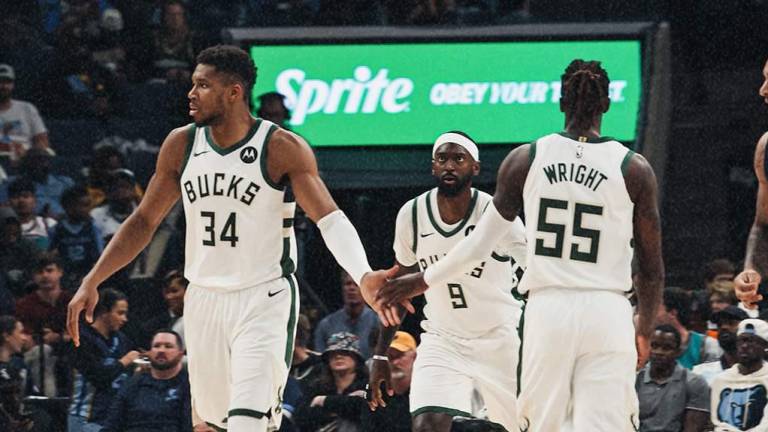 Bucks se pone con récord de 1-4.