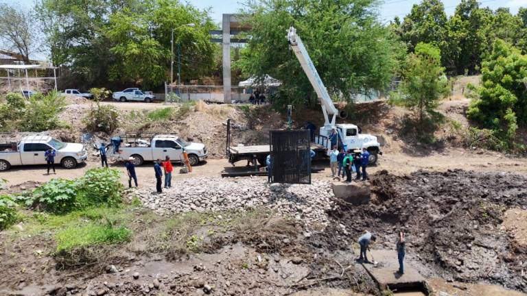 En la planta potabilizadora Juan de Dios Bátiz se hizo un cambio de rejillas, para sustituir las que tenían más de 30 años en el lugar.