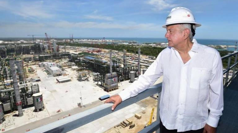 AMLO defiende costo ‘muy bajo’ de refinería Dos Bocas