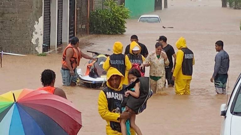 ‘John’ deja 16 muertos; comunidades incomunicadas en Oaxaca y Acapulco bajo el agua