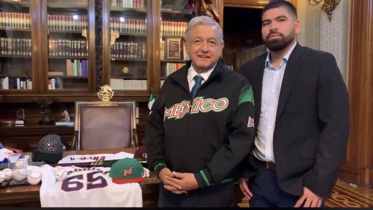 Andrés Manuel López Obrador recibió en 2019 al lanzador mazatleco José Urquidy.