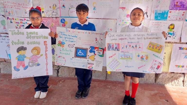 Estudiantes de Rosario crean carteles alusivos al Día de la Discapacidad