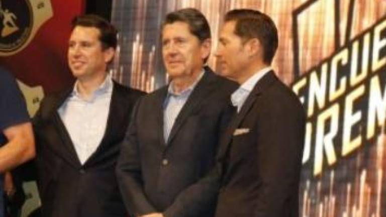 Santiago Gaxiola Clouthier, con sus hijos Alejandro y Santiago en un evento de Grupo Premier.