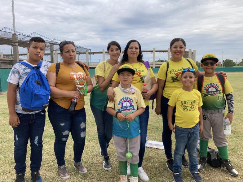 $!Madres de familia del equipo Deportivo Valla López de Chihuahua.