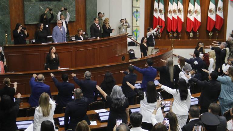 La nueva legislatura del Congreso del Estado de Sinaloa quedó formalmente instalada