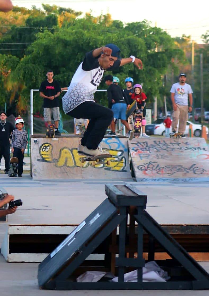 $!Celebran el Clásico Navideño de Skateboarding en el Parque Lineal KM-0