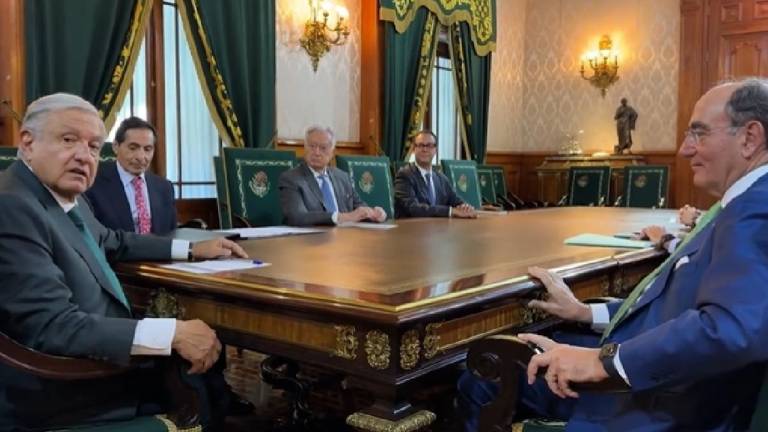 Reunión de autoridades mexicanas con representantes del Grupo Iberdrola para concretar la compra de activos de generación eléctrica.