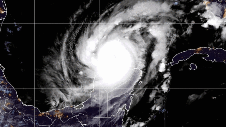 Ahora, Milton avanza rumbo a la costa oeste de Florida, donde se prevé que toque tierra.