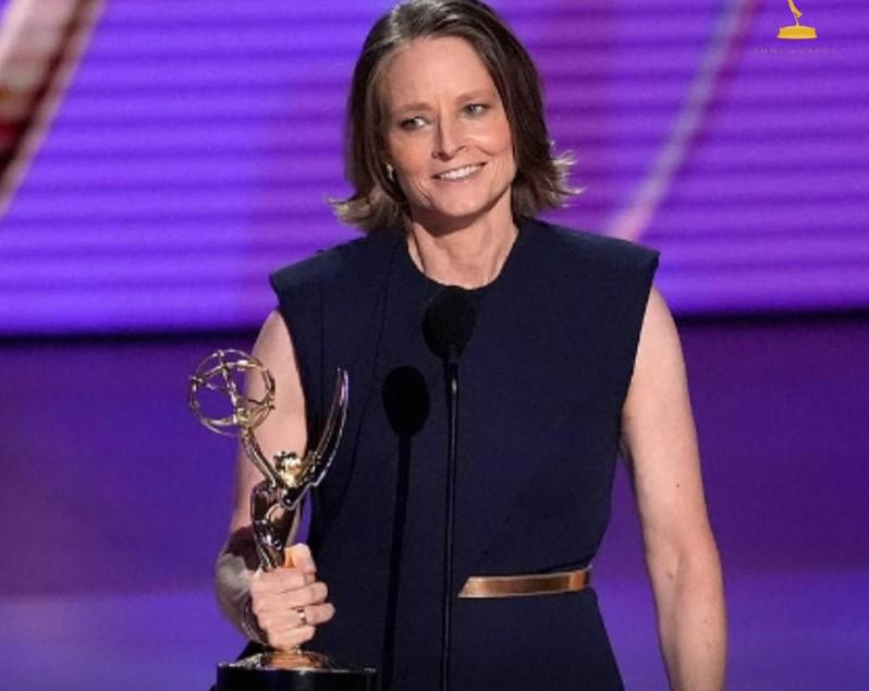 $!Gracias a la serie True Detective: Night Country, la actriz Jodie Foster se llevó el premio a Mejor actriz principal en una serie o película.