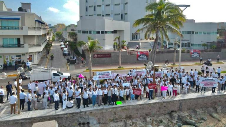 Prostesta de los trabajadores del Poder Judicial Federal en Mazatlán.