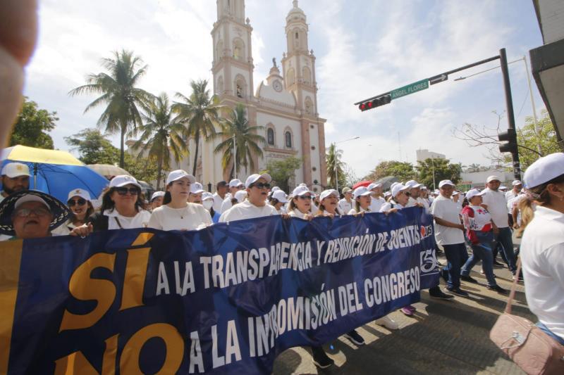 $!UAS muestra ‘músculo’ con mega contingente en marcha por el Día del Trabajo