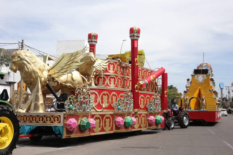 Listos Los Carros Alegóricos Del Primer Desfile Del Carnaval De Mazatlán