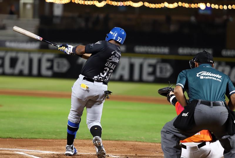 $!Oramas logra su triunfo 50 y Naranjeros empata la serie