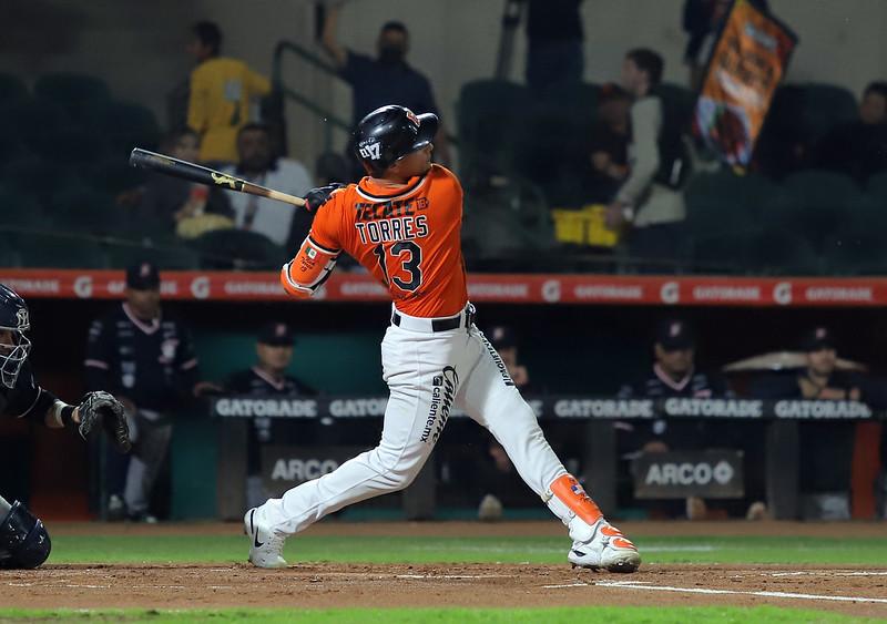 $!Suma Wilmer su sexto triunfo y Naranjeros amarra serie ante Sultanes