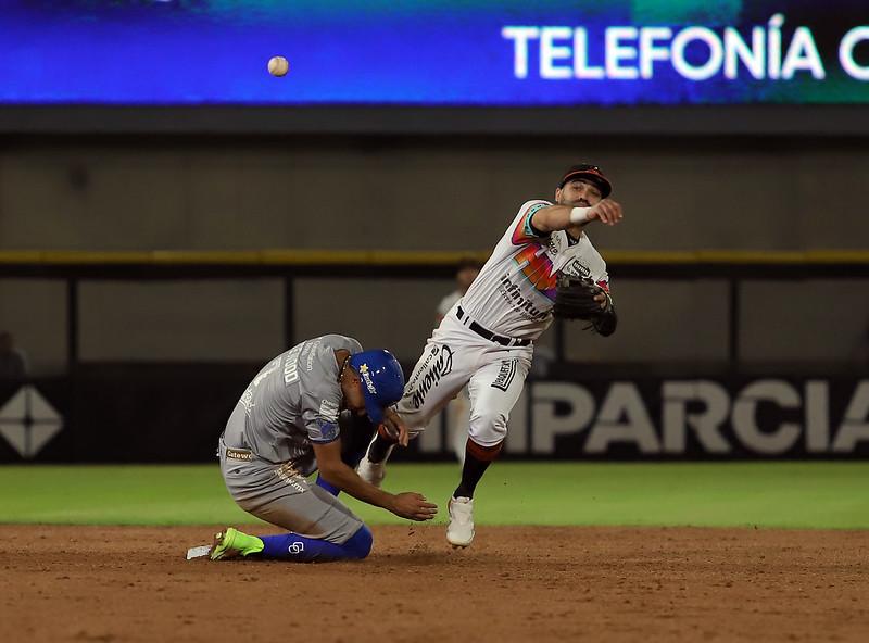 $!Yaquis domina en duelo de alternativas a Naranjeros