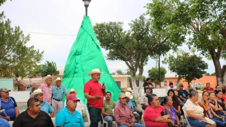 Los vecinos de La Loma expresan sus peticiones.