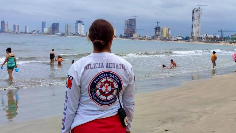 Los efectos del fenómeno natural en las playas de Mazatlán serán de oleaje elevado de hasta 2.5 metros de altura.