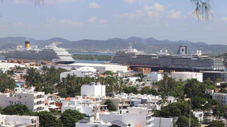 Por segundo día, llegan dos cruceros turísticos a Mazatlán, con 6 mil 478 pasajeros