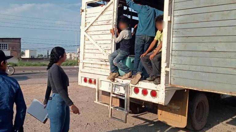 Durante la jornada se inspeccionaron varias unidades de transporte y fueron detectados 50 infantes, procedentes principalmente de la Isla del Bosque .