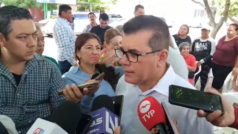 Asegura Alcalde de Mazatlán que hay sindicalizados que llegan al Ayuntamiento, checan, están un rato y se van