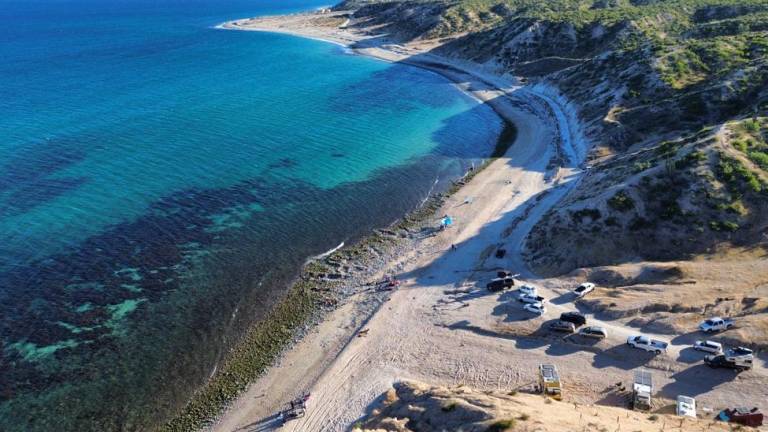 Avanza la defensa de la playa Agua Caliente en El Sargento, Baja California Sur