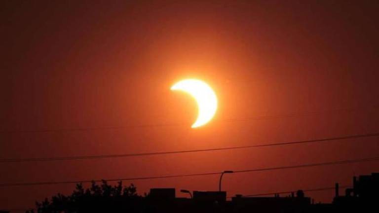 El recubrimiento del sol por la luna se mantendrá alrededor de tres minutos.