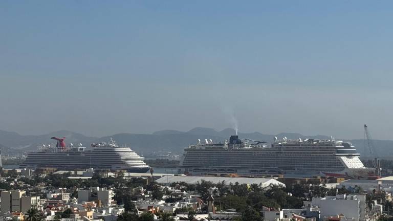 Los cruceros turísticos “Norwegian Joy” y el “Carnival Panorama” llegaron este miércoles a Mazatlán.