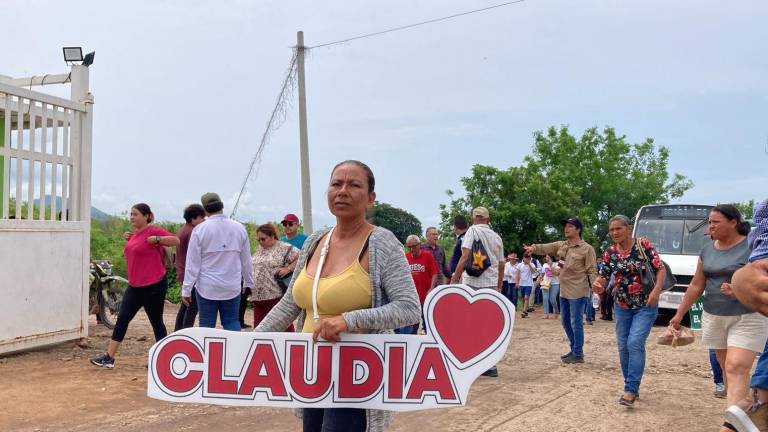 Habitantes del sur de Sinaloa realizan éxodo para presenciar el que podría ser el último evento en Sinaloa de AMLO