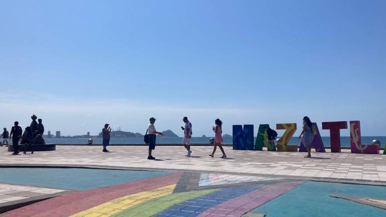 El ambiente caluroso se presenta en Mazatlán en plena estación de otoño que comenzó el pasado 21 de septiembre.