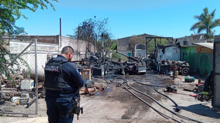 el incendio fue en el taller está ubicado por la calle Del Olmo en la colonia La Compuerta, en Aguaruto.