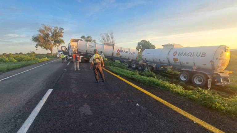 La unidad involucrada en el accidente en la Mazatlán Culiacán.