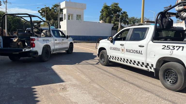 Atacan a balazos la base de la Policía Municipal de Navolato, en Villa Juárez