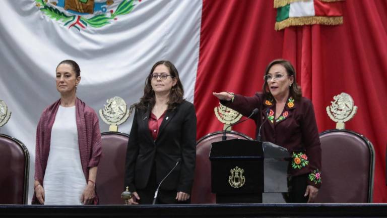 Rocío Nahle rindió protesta como Gobernadora en el Congreso del Estado.