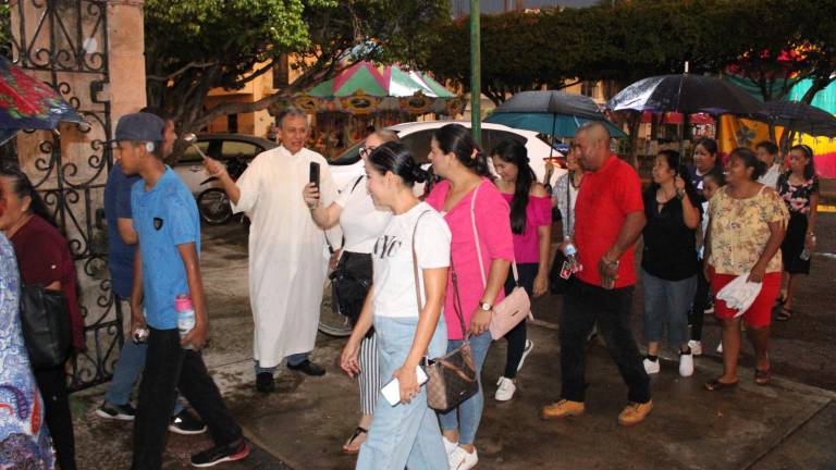 El sacerdote indicó que ha sido en repetidas ocasiones que se ha planteado reubicar la feria a la autoridad.