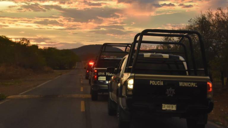 Un agente de la Guardia Nacional perdió el control de su automóvil y terminó volcado.