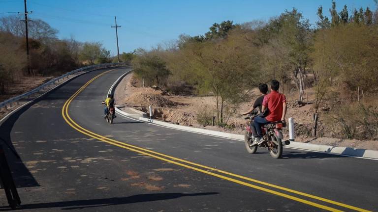 El tramo que entregó ahora el Gobernador Rocha Moya es de El Limón a El Zapote de Los Moya.