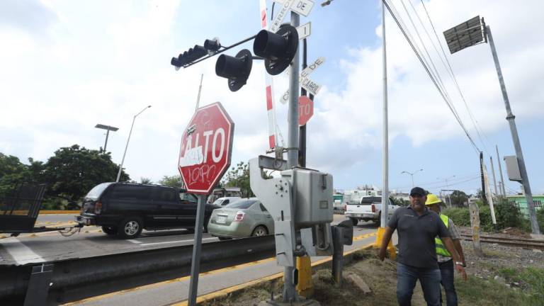 Recorrido realizado por la mañana de este miércoles en el cruce ferroviario de la avenida Santa Rosa.